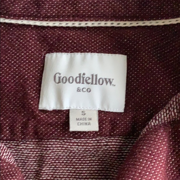 Men’s Goodfellow Button Down Shirt - Picture 3 of 3